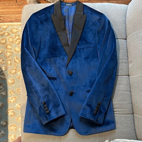 Calvin Klein Blue Velvet Dinner Jacket - Picture 2 of 6